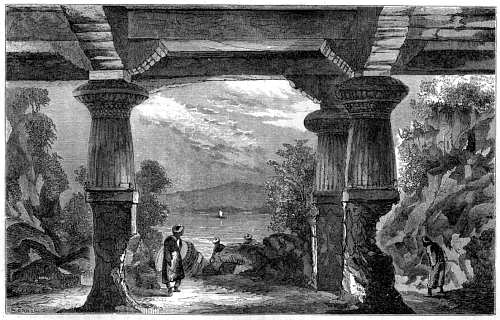 Entrance to Elephanta Cave print